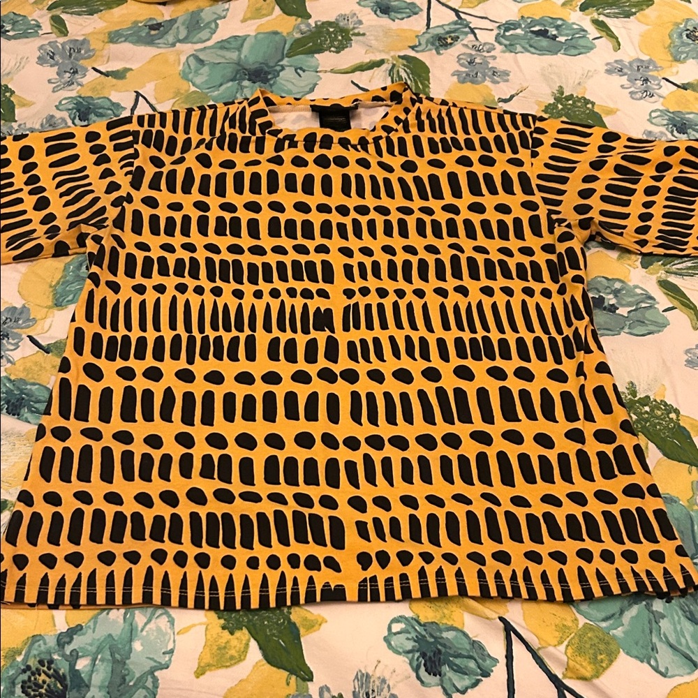 Nooworks Yellow and Black Graphic Top - Darcas Code